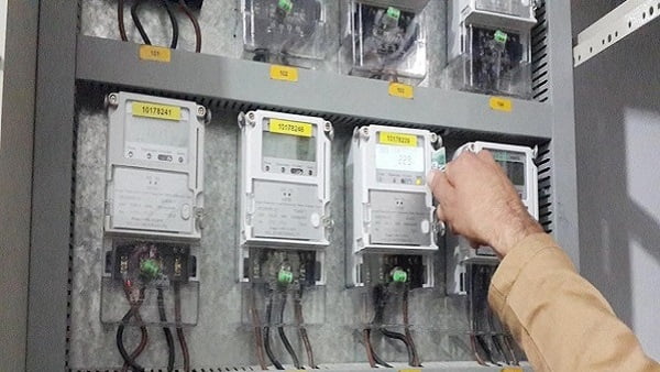 وزارة الكهرباء تُعلن “اليوم” الزيادات الجديدة في أسعار شرائح الكهرباء