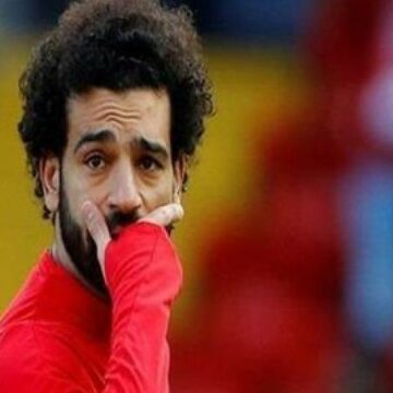 إصابة محمد صلاح وخروجه من المعلب في مباراة ليفربول ونيوكسل يونايتد