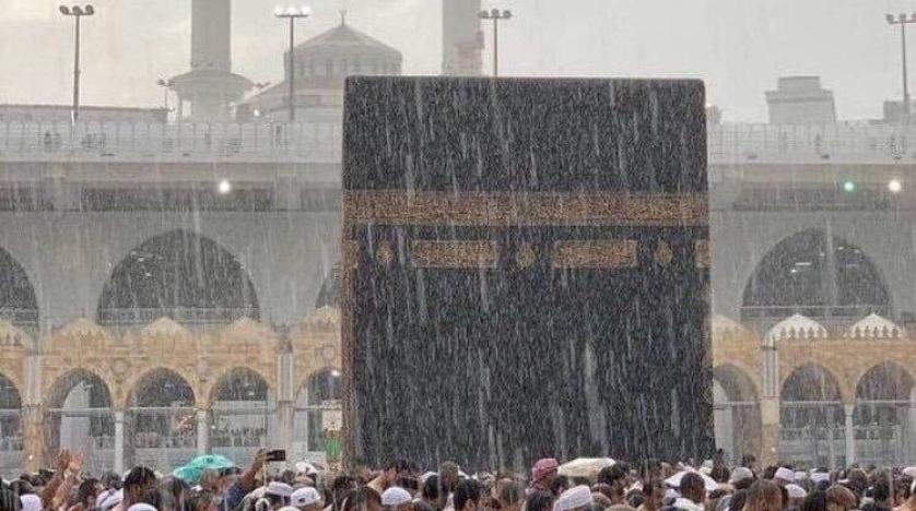 أمطار غزيرة على مكة المكرمة وأمانة العاصمة تعلن حالة الأستنفار لحماية الحجاج