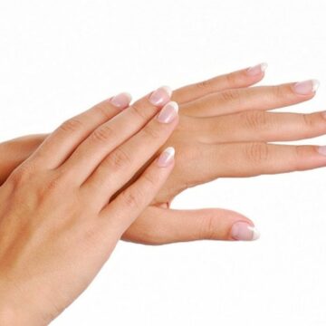 وصفات طبيعية لتنعيم اليدين ونصائح للاهتمام بها وكيفية التخلص من العلامات