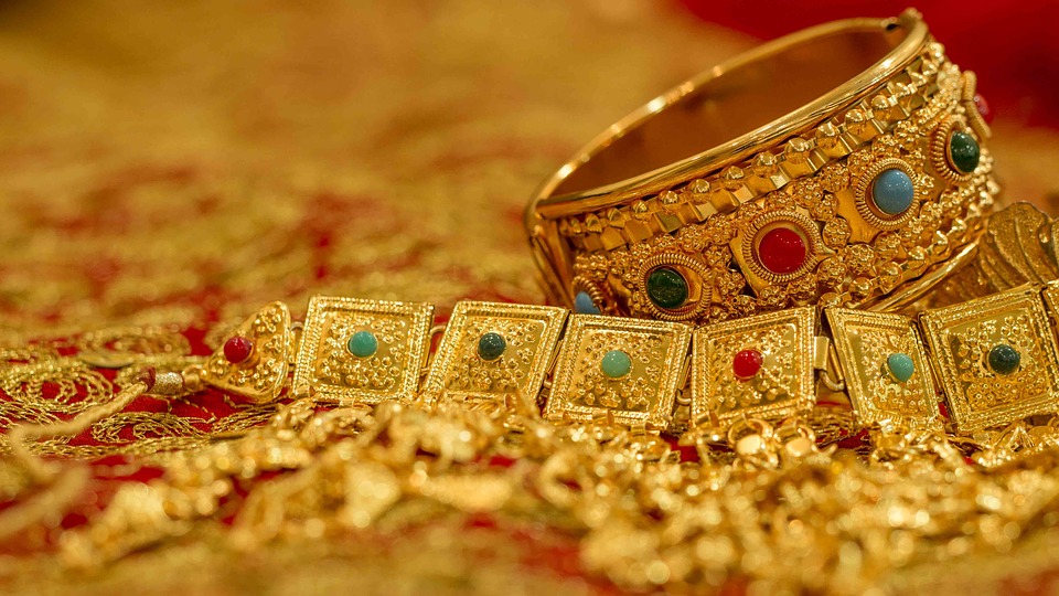 أسعار الذهب في السعودية gold price اليوم الأحد 22 سبتمبر المعدن الأصفر يسجل ارتفاع طفيف في سوق المال السعودي