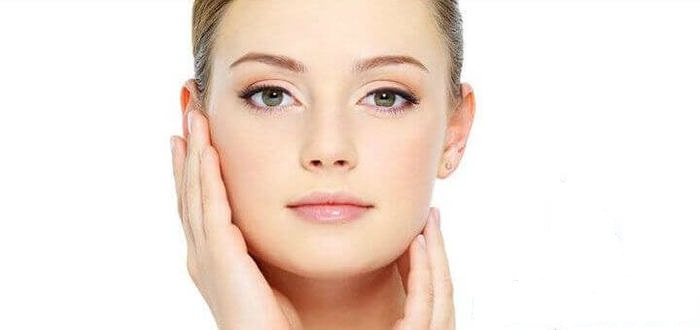 تنظيف الوجه من الدهون وأهم طريقة لتنظيف البشرة بوصفات طبيعية منزلية