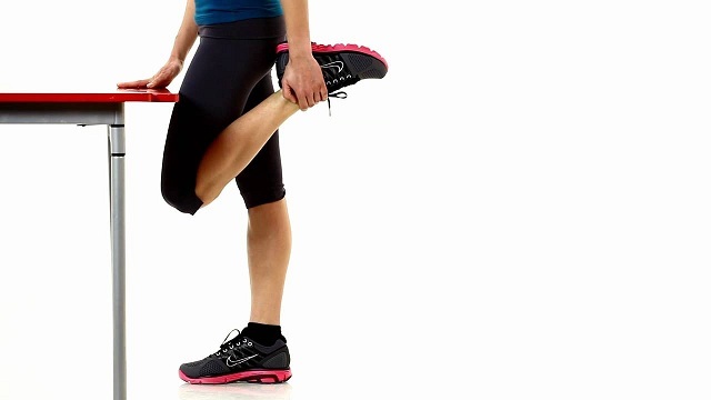 أقوى رجيم لتنحيف الساقين ووصفات سريعة للتخلص من دهون الساق