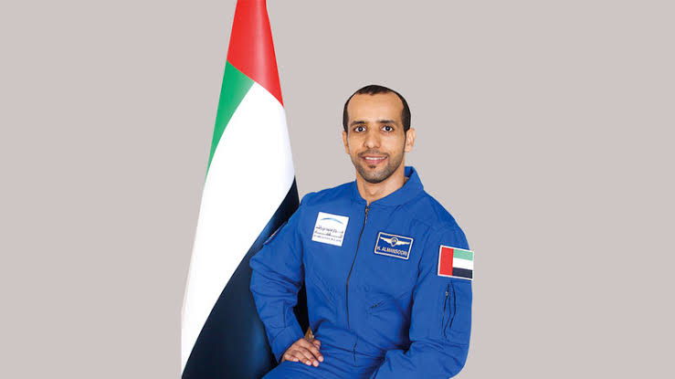 عودة هزاع المنصوري || رحلة هبوط رائد الفضاء الإماراتي إلى الأرض الآن