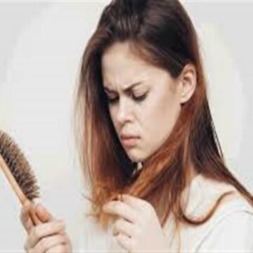 علاج تساقط الشعر بمكونات طبيعية بالمنزل منها البيض تعرفي عليها وجربيها