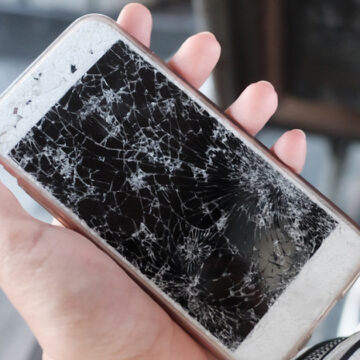 5 تحذيرات يؤكد عليها الأطباء بشأن الهاتف المحمول حتى لا يُسبب لك أضرار صحية جسيمة