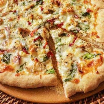 افضل طريقة لعمل البيتزا بالفراخ مثل المطاعم في المنزل بطريقة سهلة وبسيطة