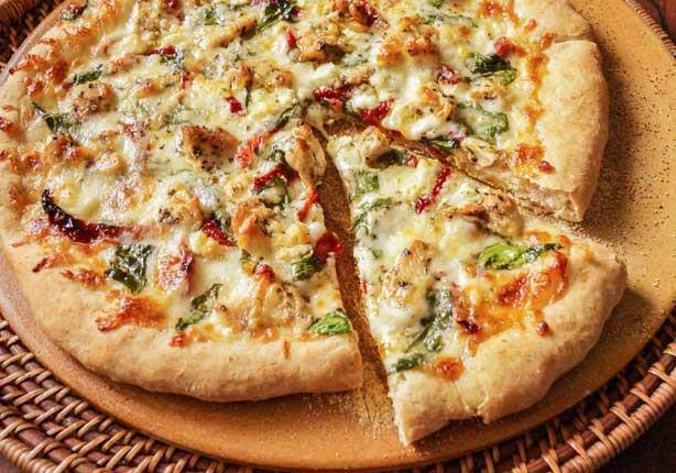 افضل طريقة لعمل البيتزا بالفراخ مثل المطاعم في المنزل بطريقة سهلة وبسيطة