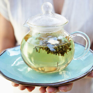 دراسة عالمية تحذر تناول الشاي الأخضر بتلك الطريقة له أضرار ومضاعفات خطيرة