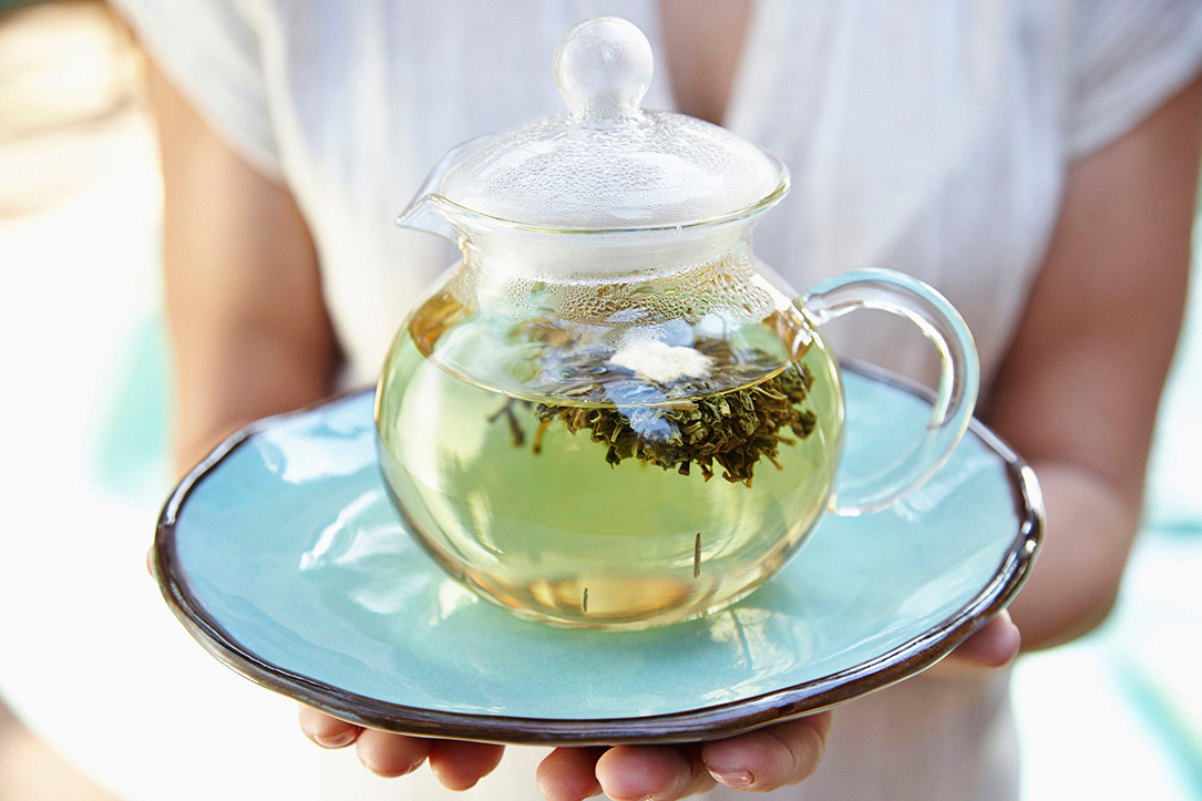 دراسة عالمية تحذر تناول الشاي الأخضر بتلك الطريقة له أضرار ومضاعفات خطيرة