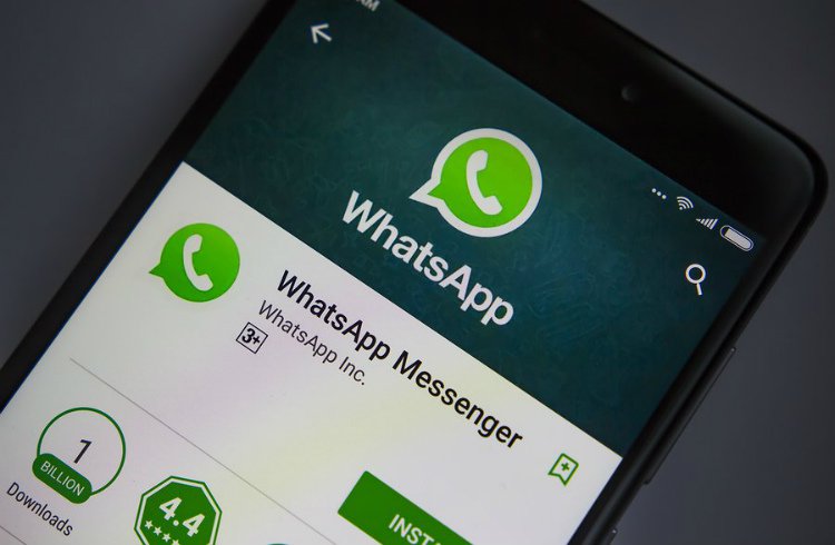 تطبيق واتس آب WhatsApp يتراجع أن خاصية وضع الإعلانات