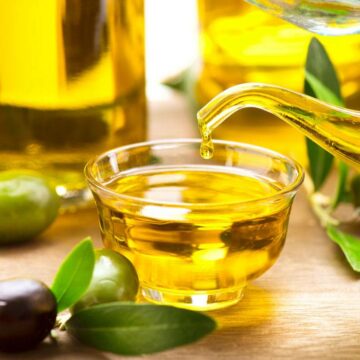 فوائد زيت الزيتون للمعدة وتأثيره السحري في علاج مشكلات الجهاز الهضمي والجسم