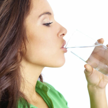 فوائد شرب الماء قبل النوم في تخسيس الجسم والتخلص من الأمراض