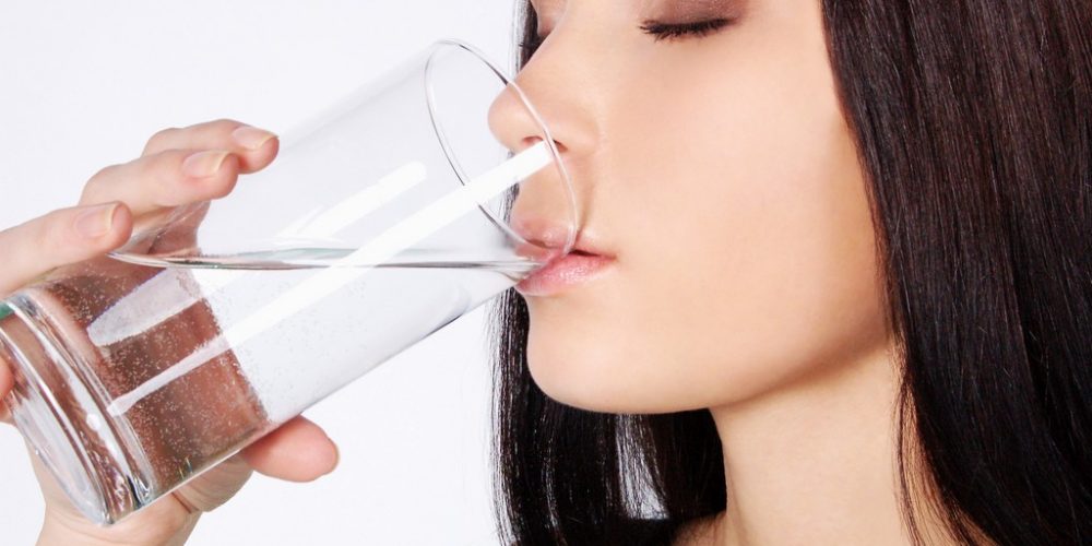 شاهد ما سيحدث لجسمك عند شرب الماء يوميًا وهذه هي الكمية المناسبة فى اليوم