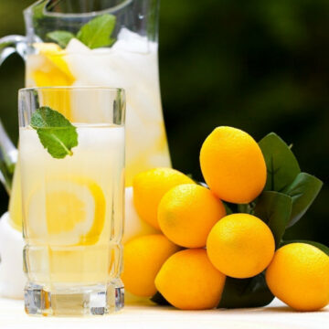 فوائد عصير الليمون على الريق صباحًا تناول كوب واحد يوميًا وشاهد ما سيحدث لجسمك وبشرتك