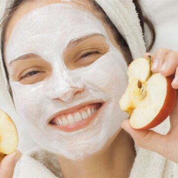 وصفات من التفاح للعناية بجميع أنواع البشرة لتبييض وجهك وترطيب وتنظيف بشرتك