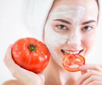 ثمرة واحدة تغنيكِ عن مستحضرات التجميل.. 4 وصفات طبيعية من الطماطم لتفتيح وترطيب ونضارة البشرة