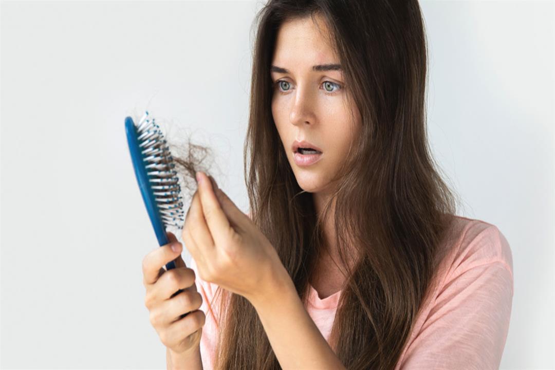 وصفات لتساقط الشعر بكونات طبيعية خالية من المواد الكيميائية لتقوية بصيلات فروه الرأس