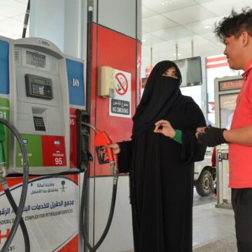 أسعار الوقود الجديدة في السعودية بعد القرارات الاخيرة بتحديث الأسعار وتغييرها شهريًا