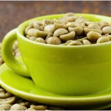 الأطباء يحذرون: على الرغم من فوائدها المتعددة شرب القهوة الخضراء بتلك الطريقة له مضاعفات صحية خطيرة