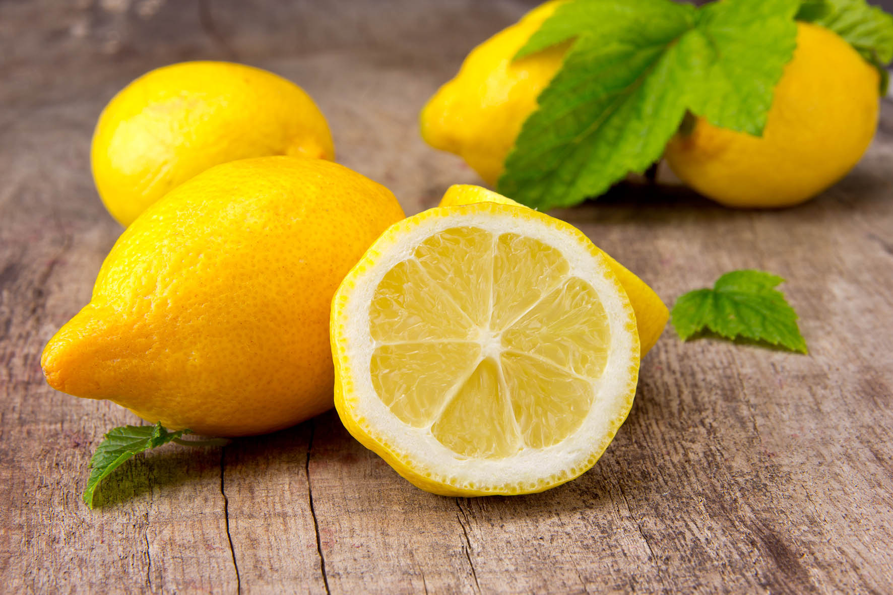 لا غنى عنه في وجباتك.. فوائد الليمون في الشتاء لا تُعد ولا تحصى أهمها الوقاية من السرطان والسمنة