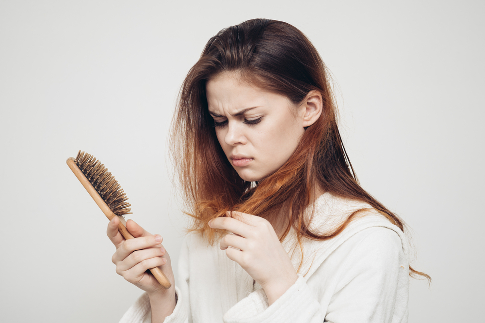 كيفية منع تساقط الشعر بطريقة طبيعية فى الشتاء لشعر قوي وصحي وكثيف