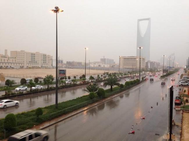 حالة الطقس في السعودية خلال الـ73 ساعة القادمة.. تقلبات جوية وأمطار غزيرة على تلك المناطق