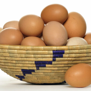 فوائد البيض التي لا يعرفها الكثيرون.. لن تتخيل ما سيحدث لجسمك عند تناول بيضة واحدة كل صباح