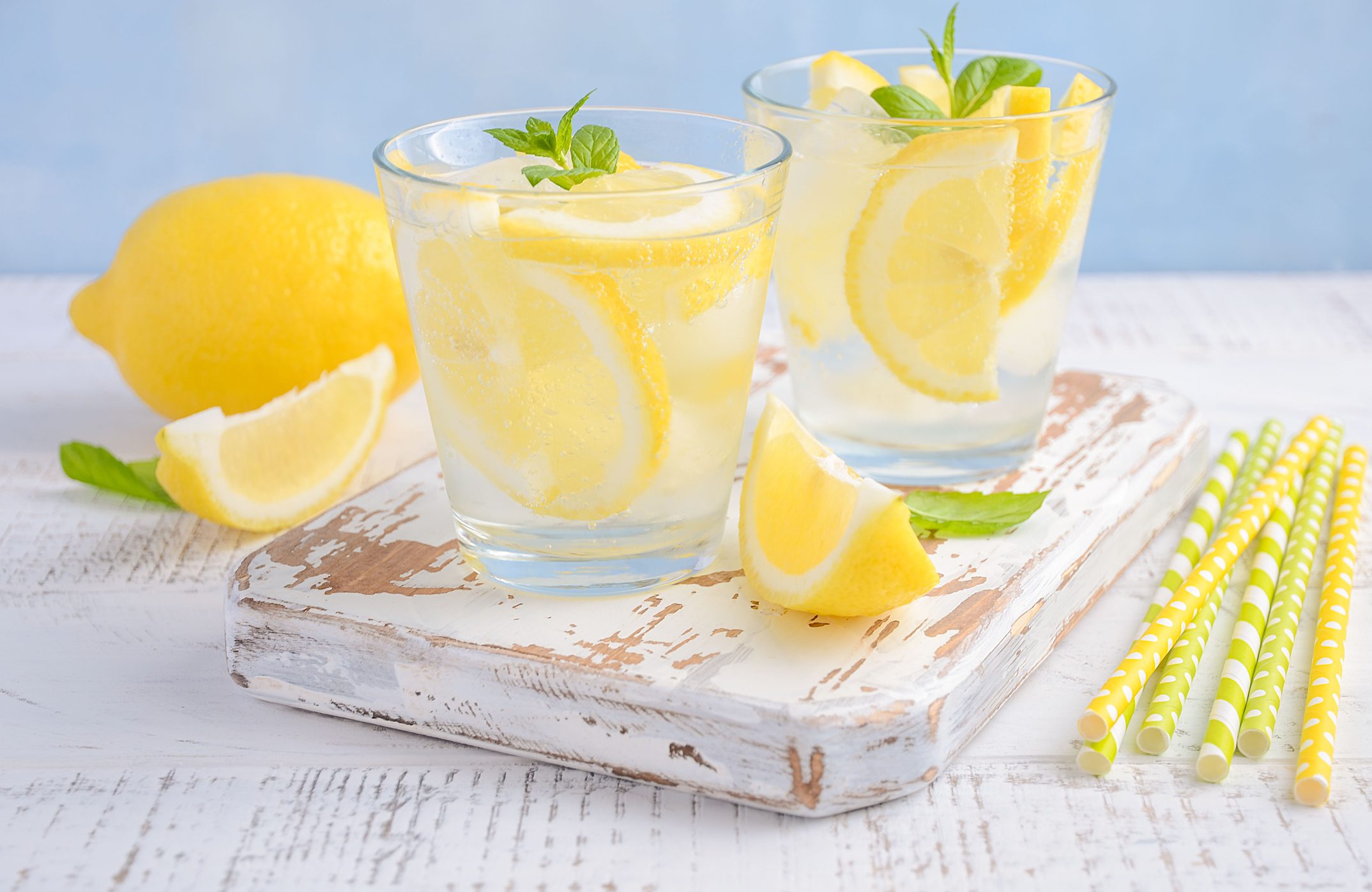 مشروب الماء والليمون للتنحيف وخسارة ٢٠ كيلو جرام في شهر واحد بدون رجيم 