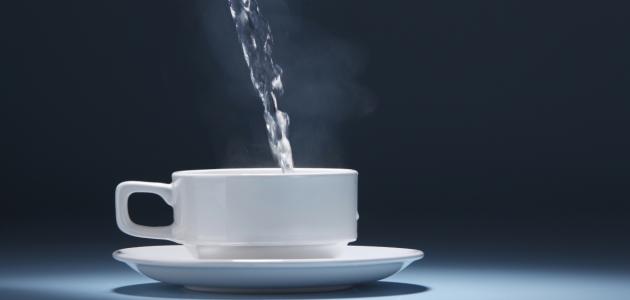 فوائد الماء الدافئ التي أثبتها العلم: 10 أشياء ستحدث لجسمك عند شربه صباح كل يوم