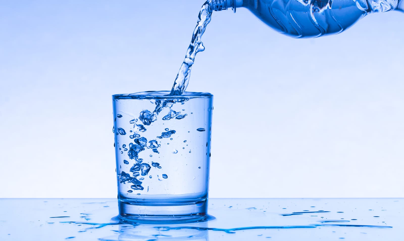 صيدلية مجانية في منزلك.. فوائد الماء المذهلة ستدفعك إلى شربه بكثرة