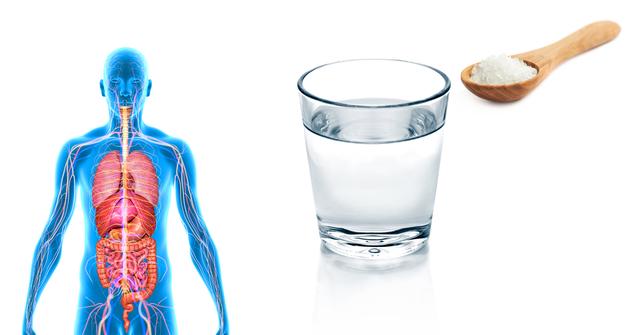 فوائد خارقة.. تناول الماء بالملح وشاهد ما سيحدث لجسمك بعد 5 أيام وفق أحدث الدراسات