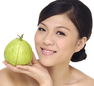 وصفات من الجوافة للبشرة لترطيب وتفتيح بشرتك وعلاج حب الشباب
