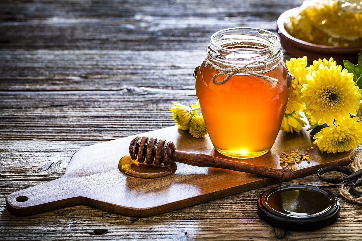 وصفات العسل للشعر الجاف لمد الشعر بالترطيب والتغذية اللازمة والتخلص من مشكلاته