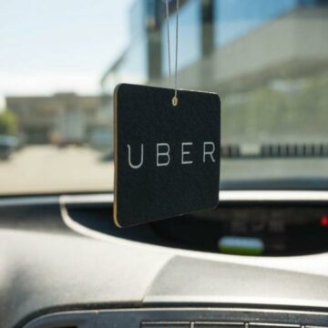 أوبر uber تعلن عن إطلاق خطوط لنقل الموظفين الحكوميين إلى العاصمة الإدارية