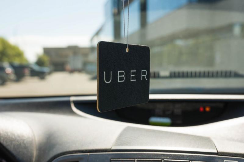 أوبر uber تعلن عن إطلاق خطوط لنقل الموظفين الحكوميين إلى العاصمة الإدارية