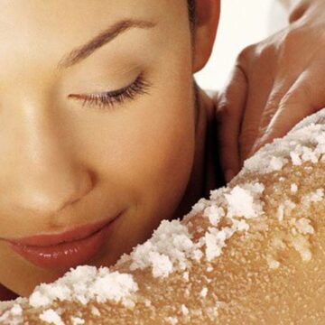 وصفة الملح لإزالة شعر العانة للحصول على بشرة ناعمو وخالية من السواد