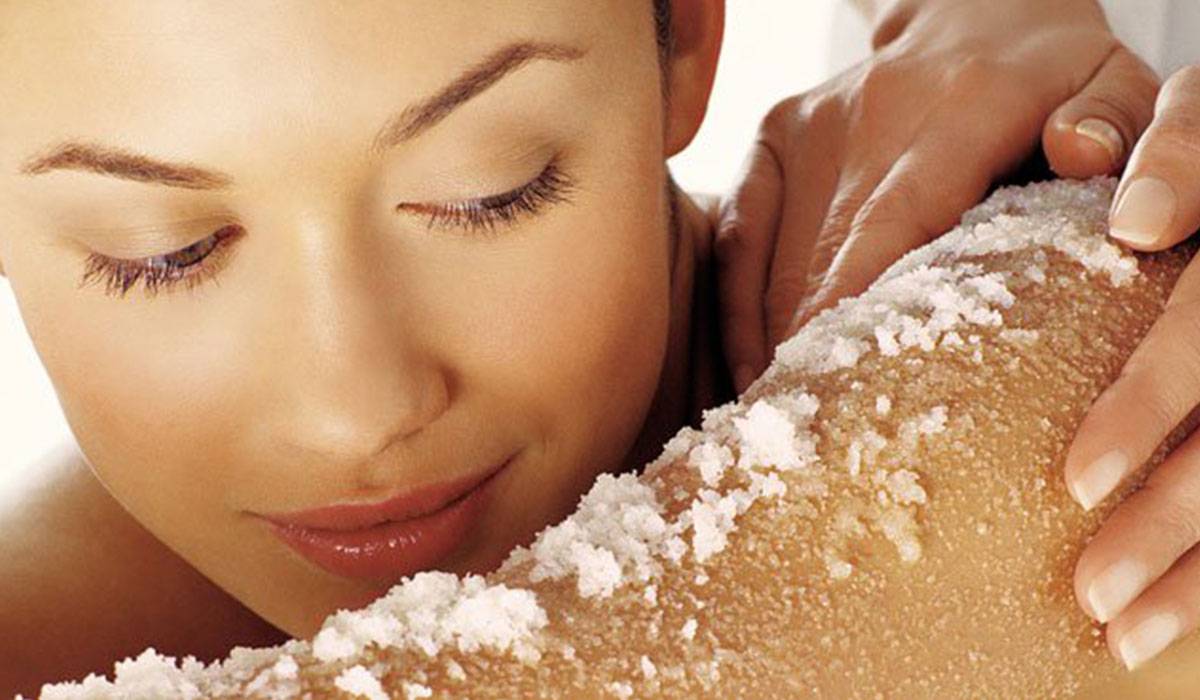 وصفة الملح لإزالة شعر العانة للحصول على بشرة ناعمو وخالية من السواد