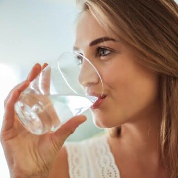صيدلية مجانية في منزلك.. فوائد شرب الماء أكثر بكثير مما تعرف أبرزها التخلص من سموم الجسم