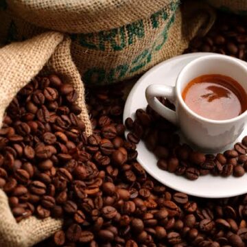 فوائد القهوة غير المتوقعة: 5 أشياء مذهلة ستحدث لجسمك عند تناول الكافيين يوميًا وفق الدراسات الحديثة