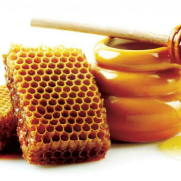 احذر تناول العسل بتلك الطريقة خطأ شائع نرتكبه جميعًا بدون أن ندري بأنه قاتل وقد يصيبك بالسرطان