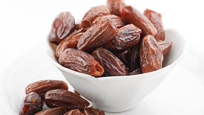 قبل رمضان تعرف على فوائد التمر الذي أوصانا به النبي وهذا ما سيحدث لجسمك عند تناول 3 تمرات يوميًا