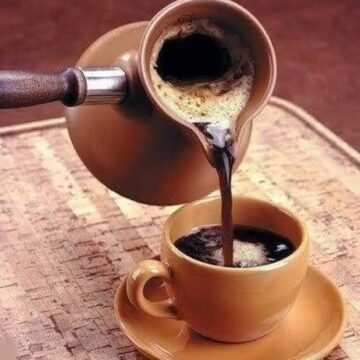 لعشاق القهوة: 3 فوائد يجب أن لا تفوتهم و3 أضرار يجب أن تعرفهم لتتجنبهم فورًا