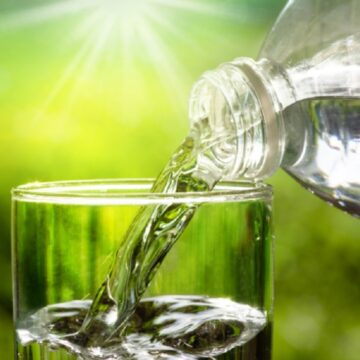 شرب الماء على الريق وماذا سيحدث لجسمك عند تناول الماء على معدة فارغة