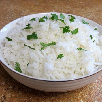 طريقة عمل الأرز الأبيض بمنتهى البساطة في دقائق وصفات من المائدة العربية