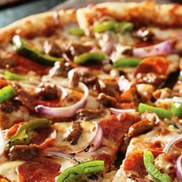طريقة عمل عجينة البيتزا بطريقة سهلة ومقادير تحضير بيتزا بالتونة في البيت