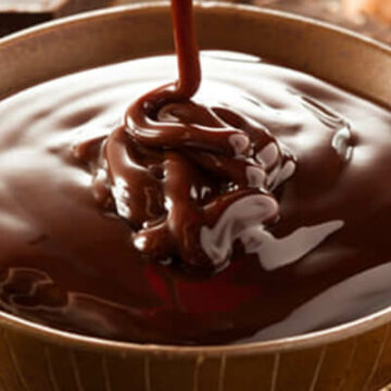 طريقة عمل صوص الشوكولاته بالطريقة الفرنسية على الكيك بالمكونات المظبوطة