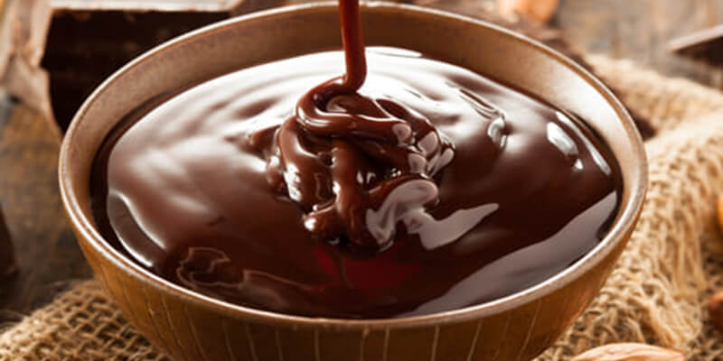 طريقة عمل صوص الشوكولاته بالطريقة الفرنسية على الكيك بالمكونات المظبوطة