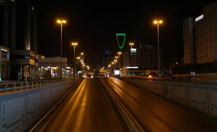 متابعة تنفيذ منع التجوال لمدة 21 يوما بالسعودية وتقديم وقت حظر التجول في 3 مدن