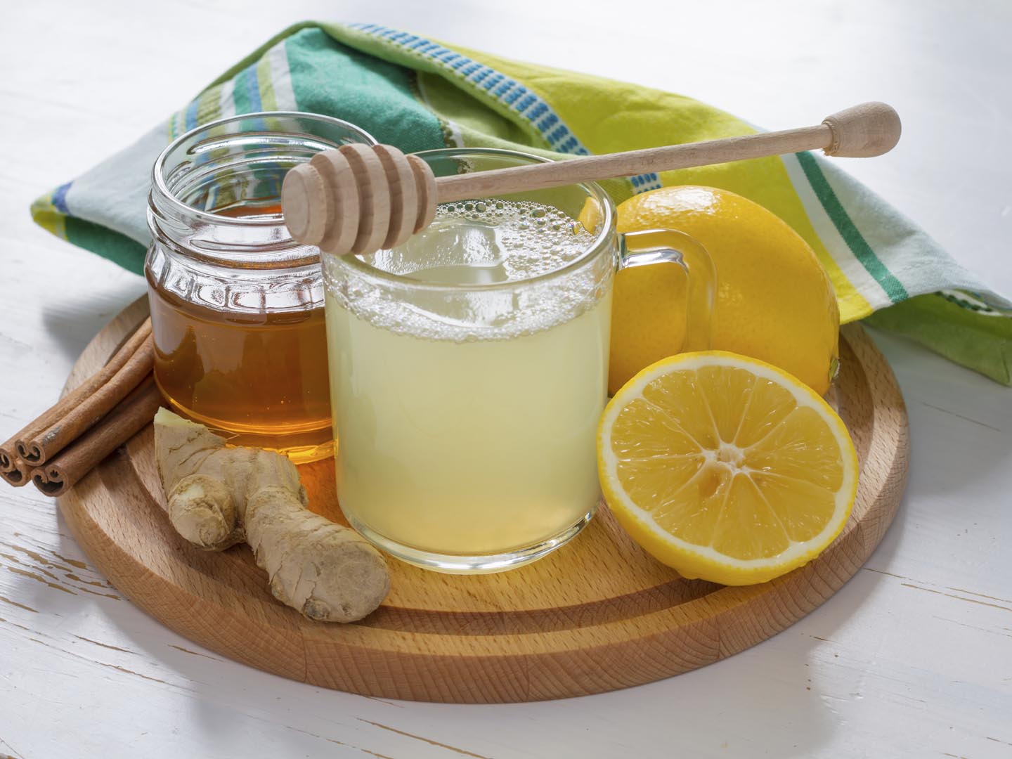 العسل والليمون والزنجبيل شراب التخسيس الفعال وتدعيم المناعة